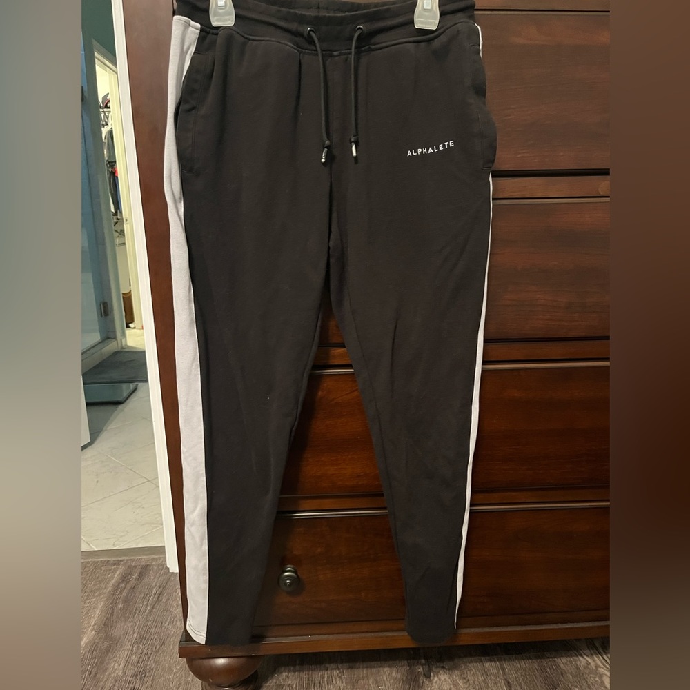 Alphalete black joggers size large